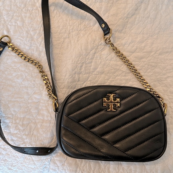 Tory Burch Handbags - Tory Burch quilted crossbody